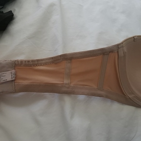 VS Strapless Bras 38D - Picture 5 of 5